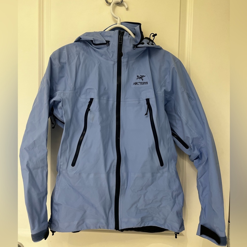 Arc’teryx Women’s Beta LT Jacket - Excellent Condition - Size Medium